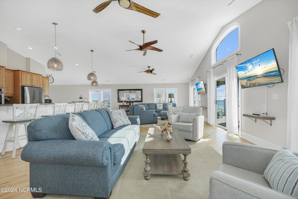 100 Oleander Ct Surf City, NC 28445