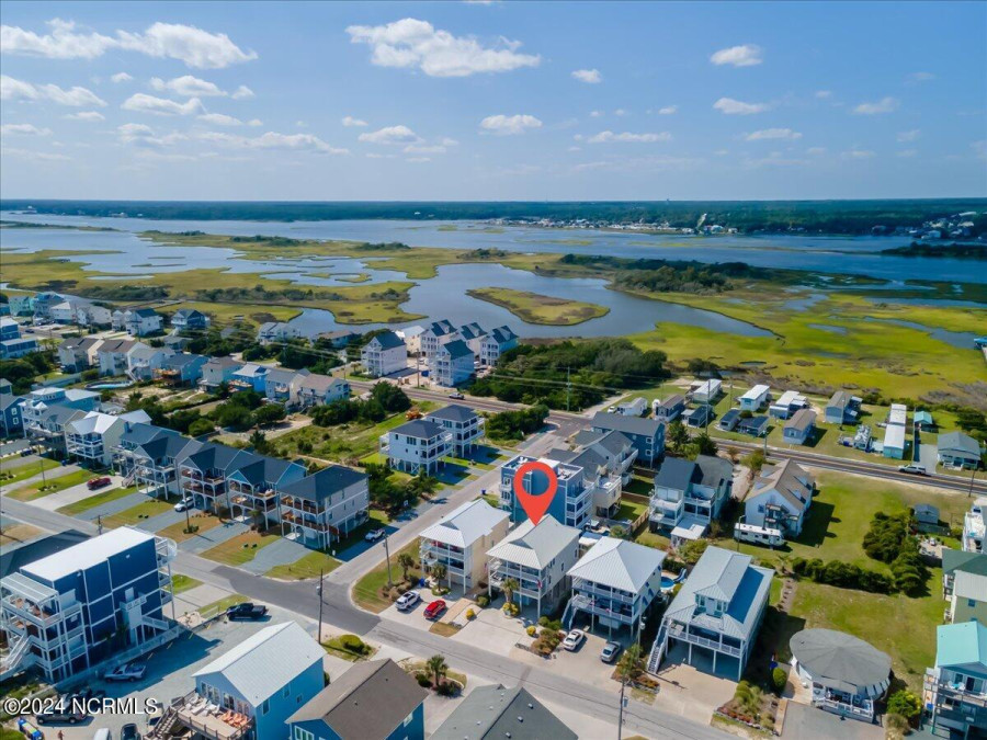 511 Shore Dr Surf City, NC 28445