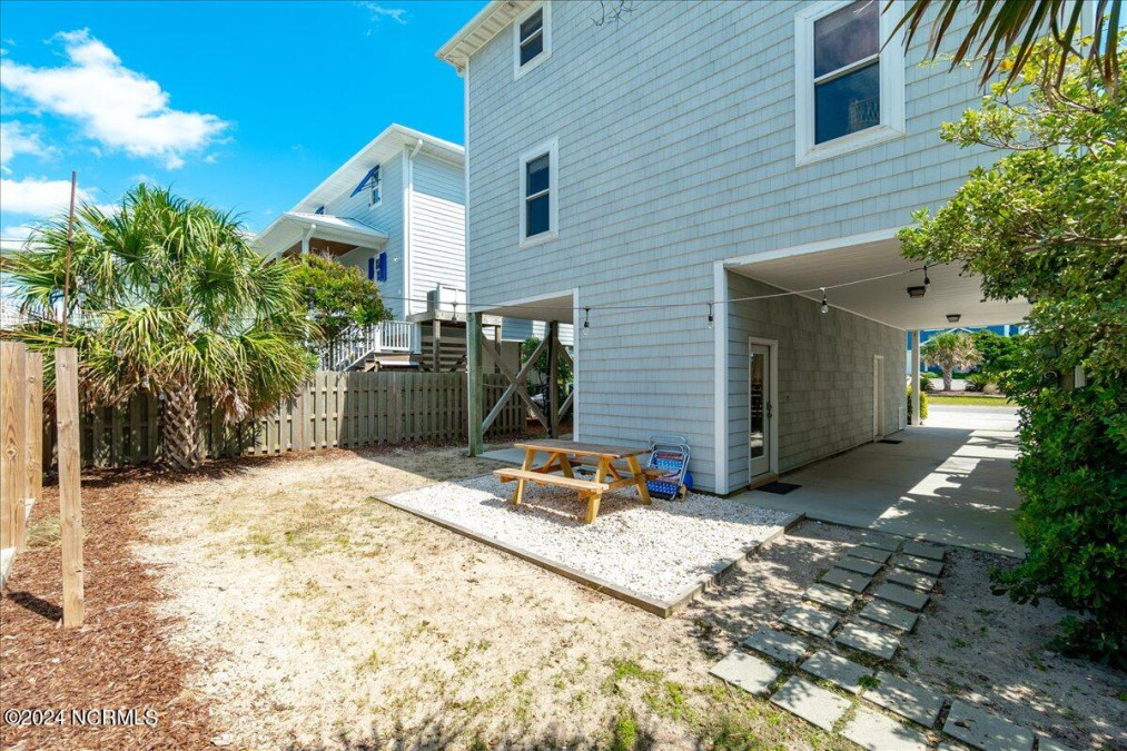 511 Shore Dr Surf City, NC 28445