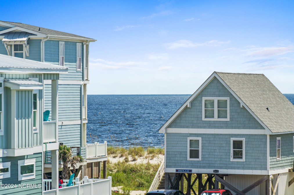 2610 Dolphin Dr Oak Island, NC 28465