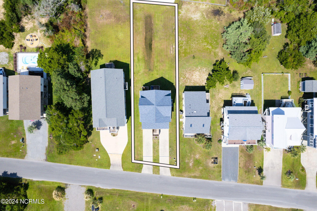 2610 Dolphin Dr Oak Island, NC 28465