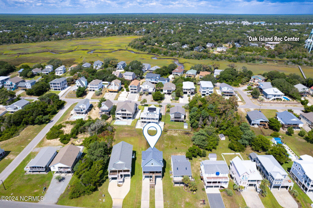 2610 Dolphin Dr Oak Island, NC 28465