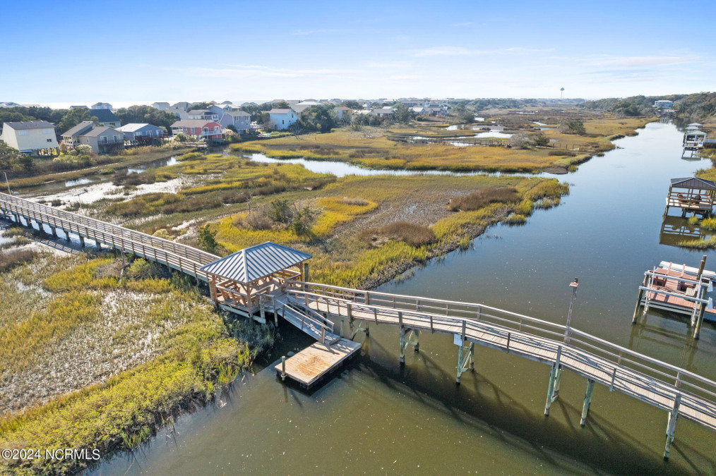 2610 Dolphin Dr Oak Island, NC 28465