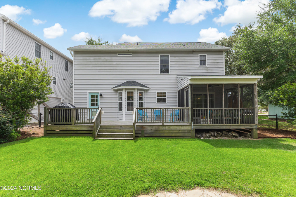 904 Oak Island Dr Oak Island, NC 28465