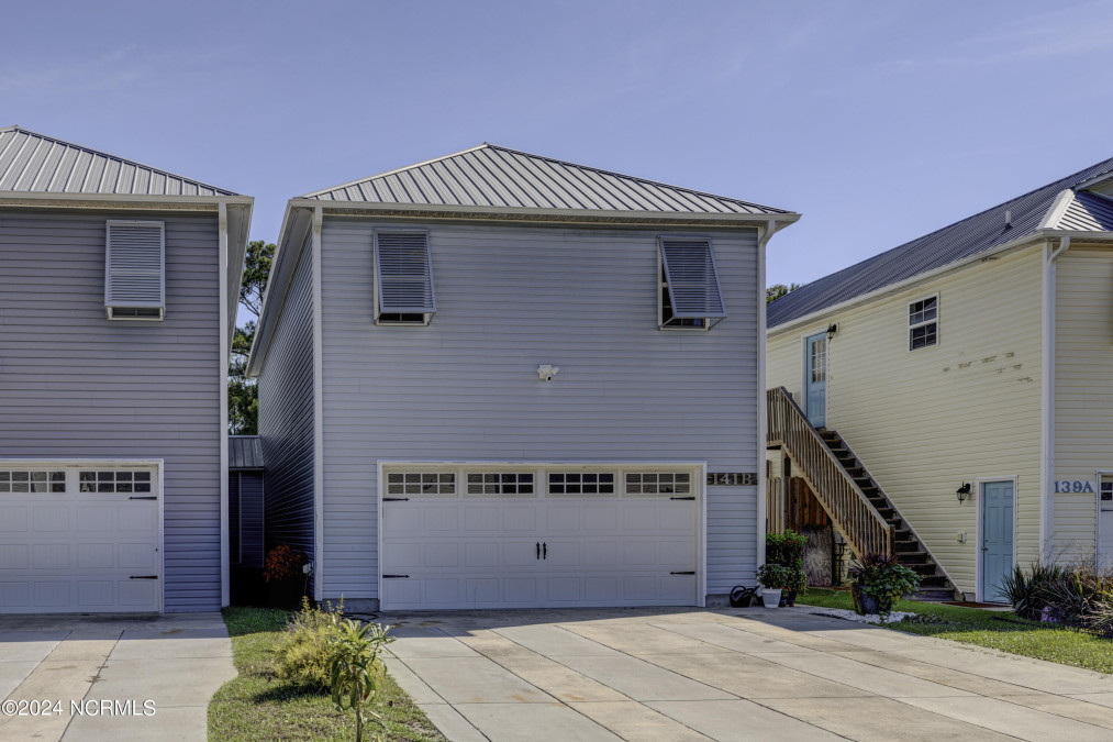 141 James Ave Surf City, NC 28445