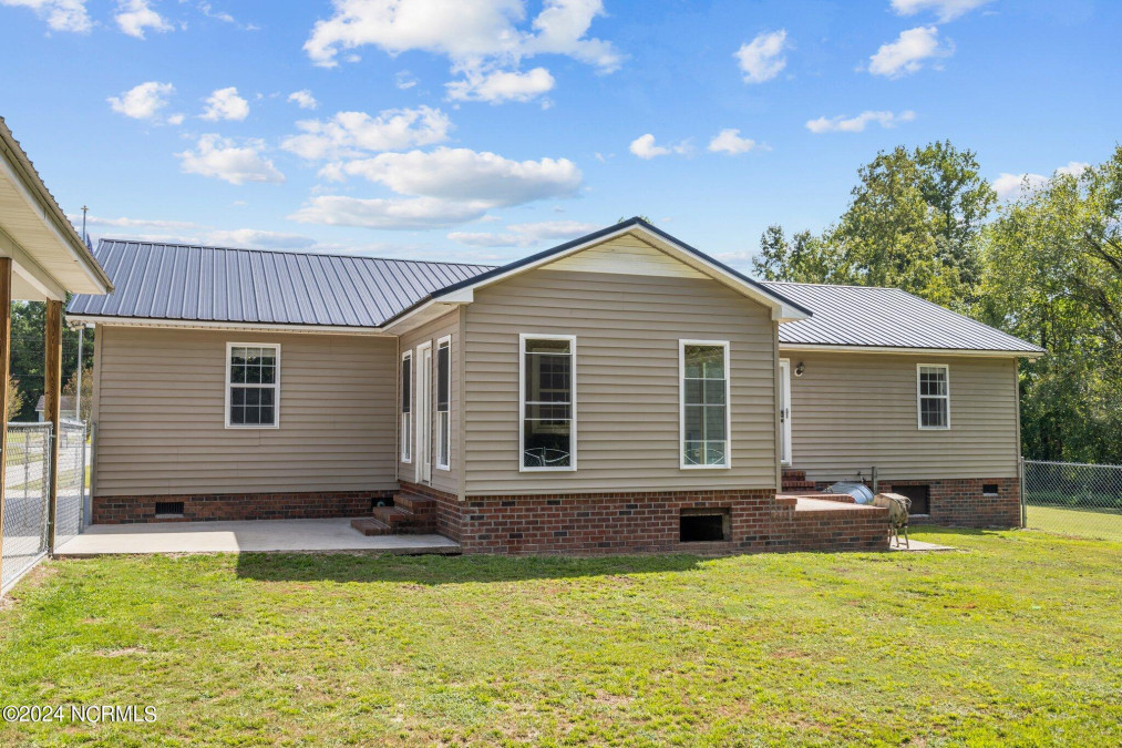 5704 Nc 50 Hw Wallace, NC 28466