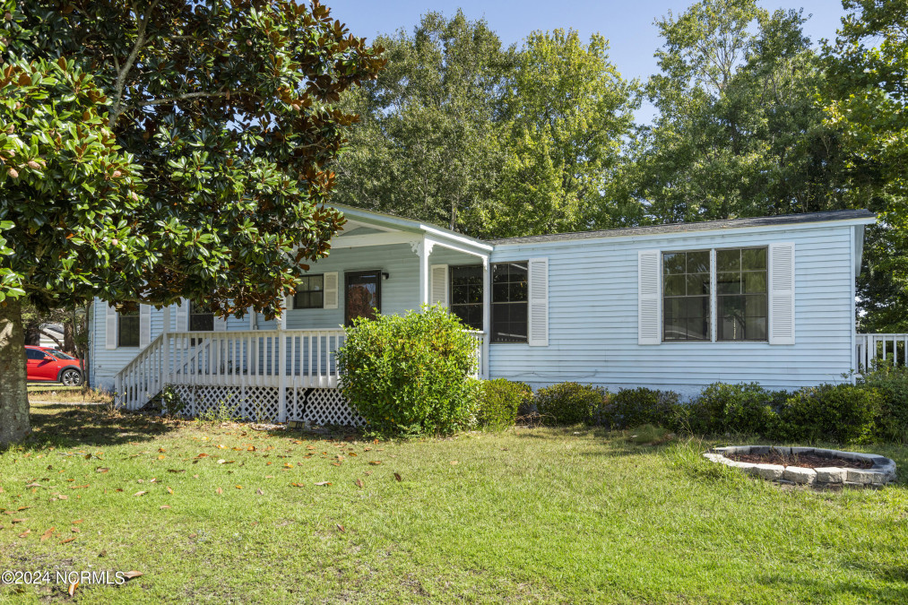 813 Jetty Ct Hampstead, NC 28443