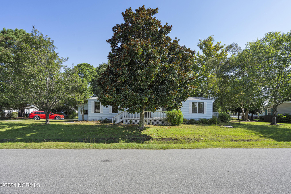 813 Jetty Ct Hampstead, NC 28443