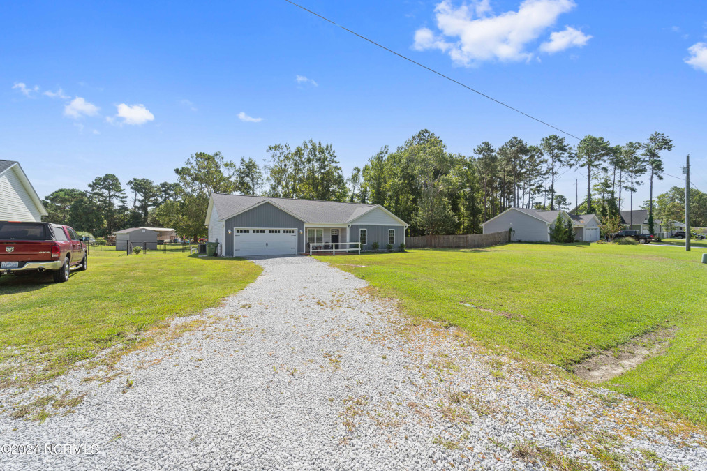 137 Bumps Creek Rd Sneads Ferry, NC 28460