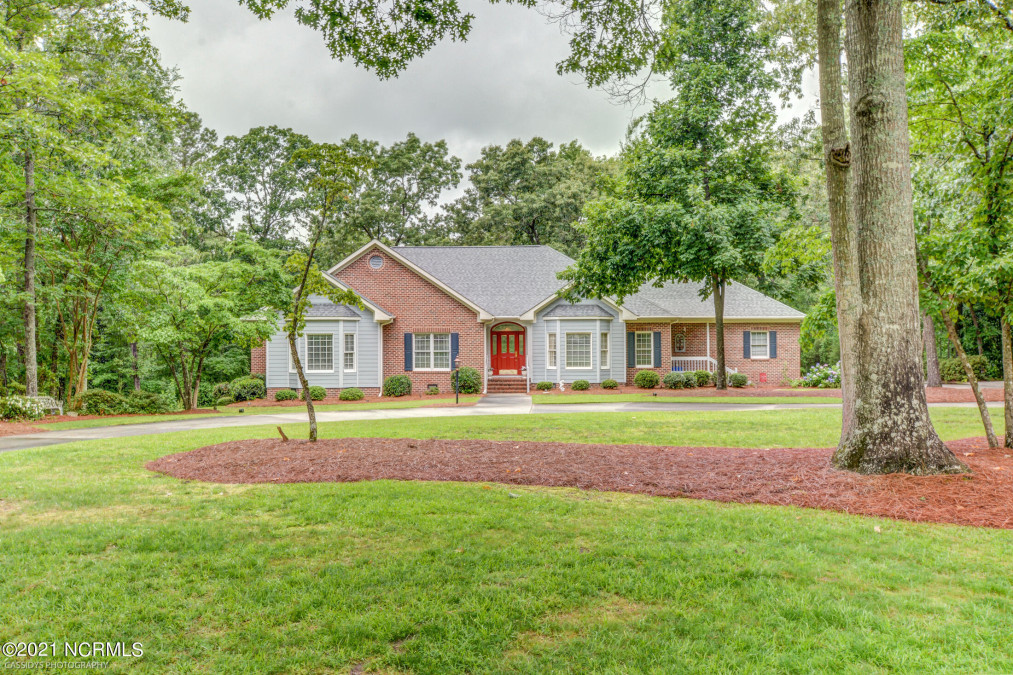 12321 Ingleside Dr Laurinburg, NC 28352