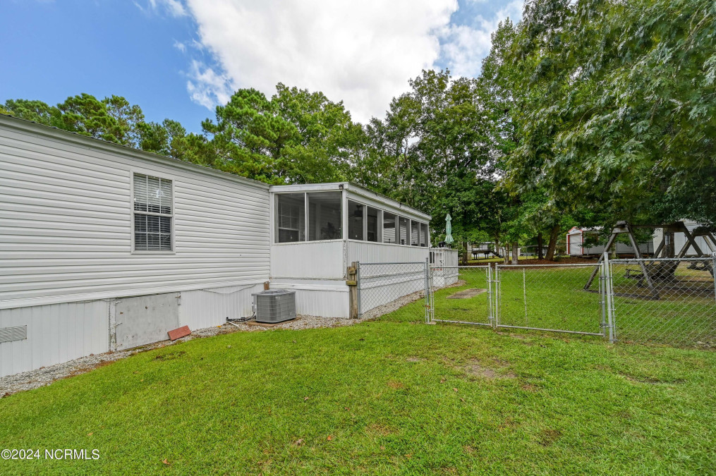 413 Fawn Dr Hampstead, NC 28443