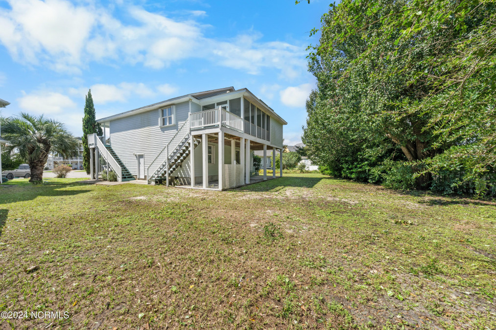 834 Cutter Ct Kure Beach, NC 28449