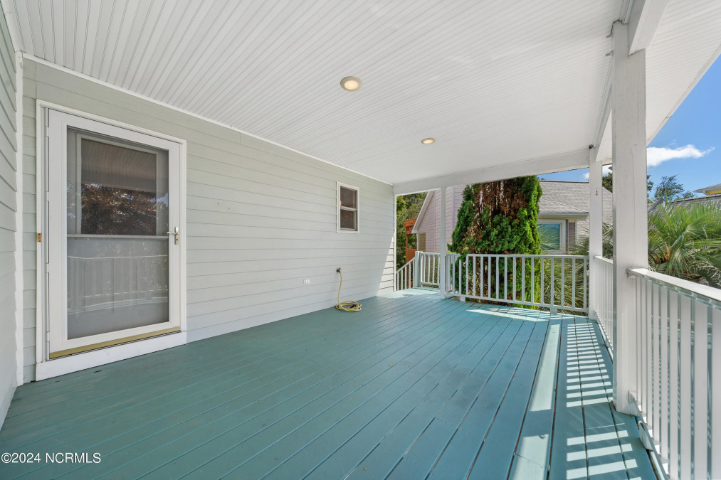 834 Cutter Ct Kure Beach, NC 28449