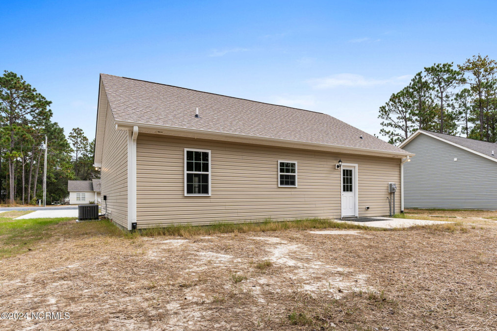 1030 Beaufort Rd Southport, NC 28461