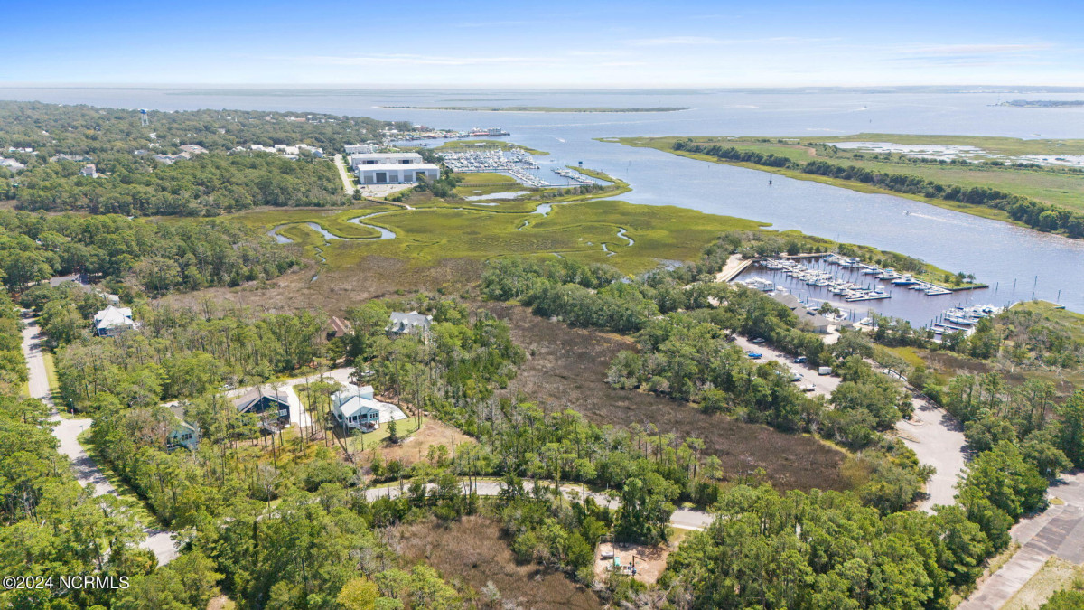 614 Marsh Grass Ct Southport, NC 28461