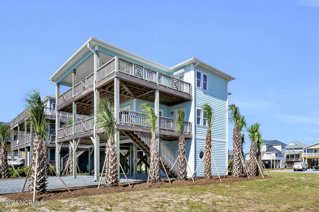 1602 Ocean Blvd Topsail Beach, NC 28445