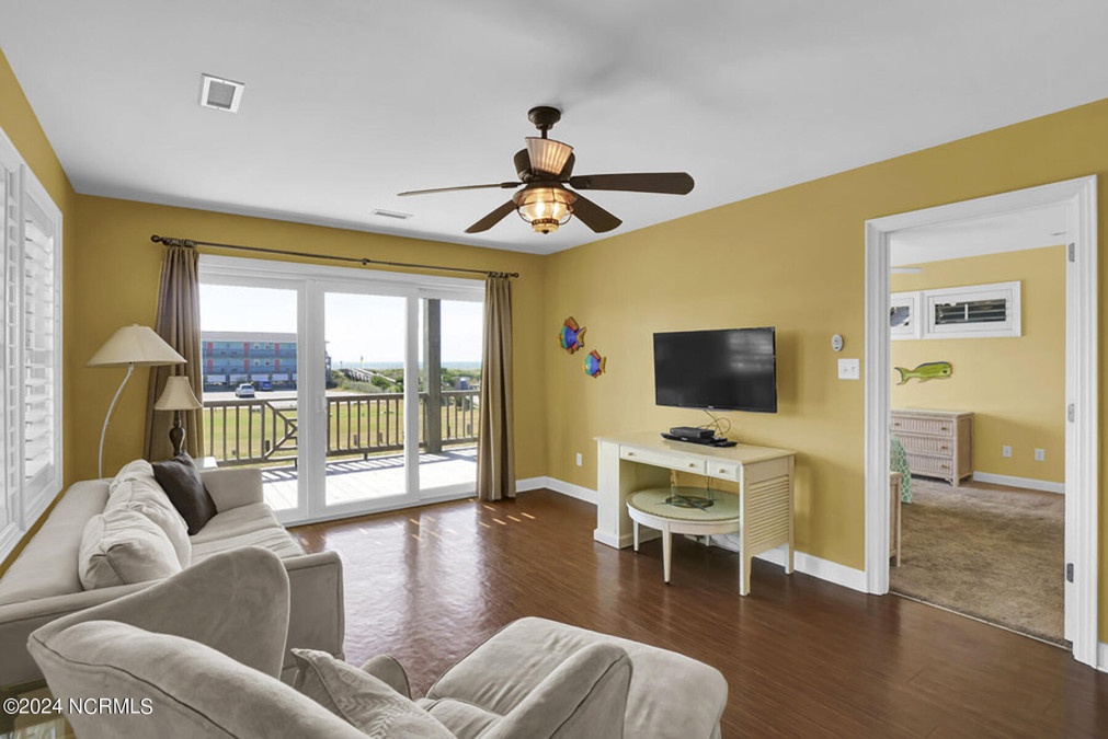 1602 Ocean Blvd Topsail Beach, NC 28445