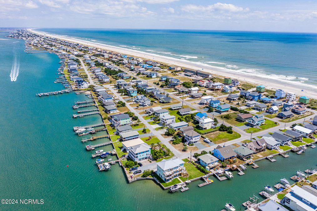 1602 Ocean Blvd Topsail Beach, NC 28445