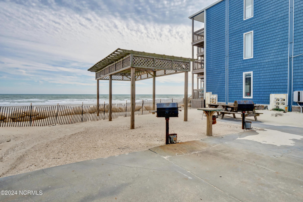 2182 New River Inlet Rd North Topsail Beach, NC 28460