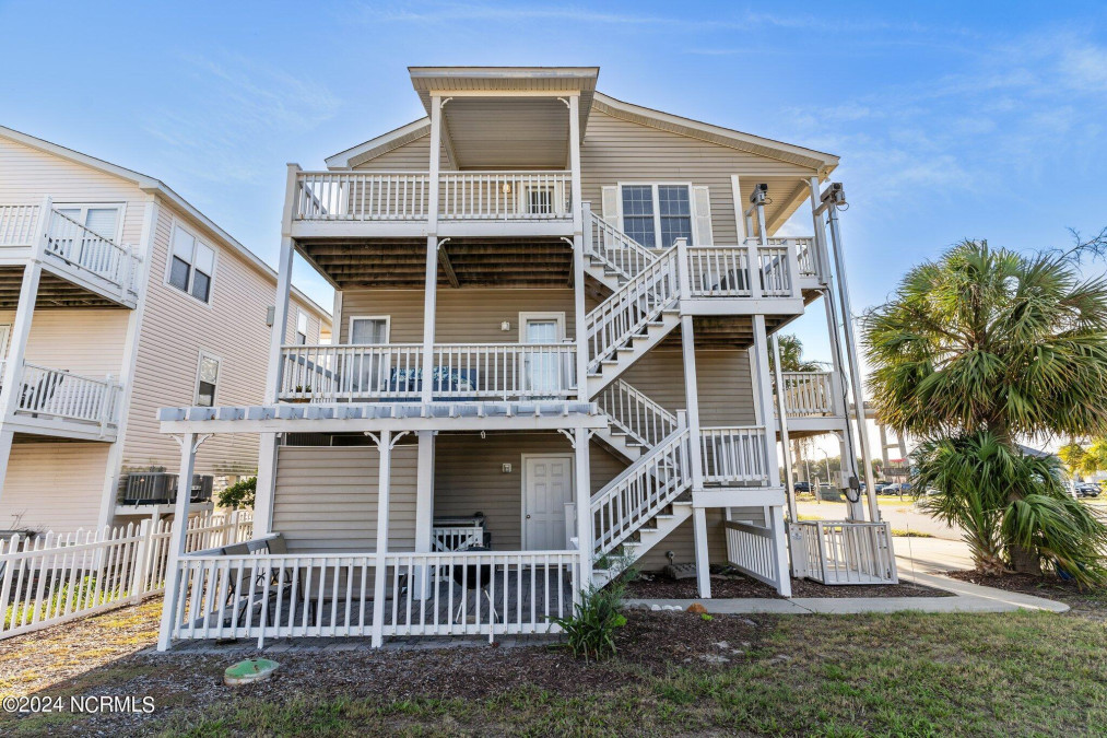 122 Quinton St Holden Beach, NC 28462