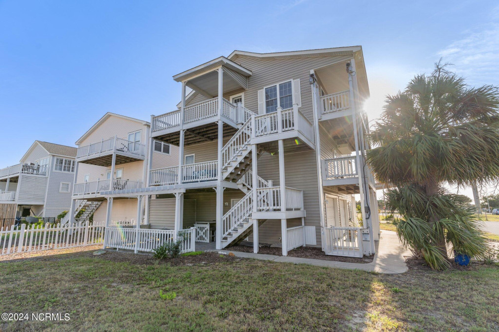 122 Quinton St Holden Beach, NC 28462