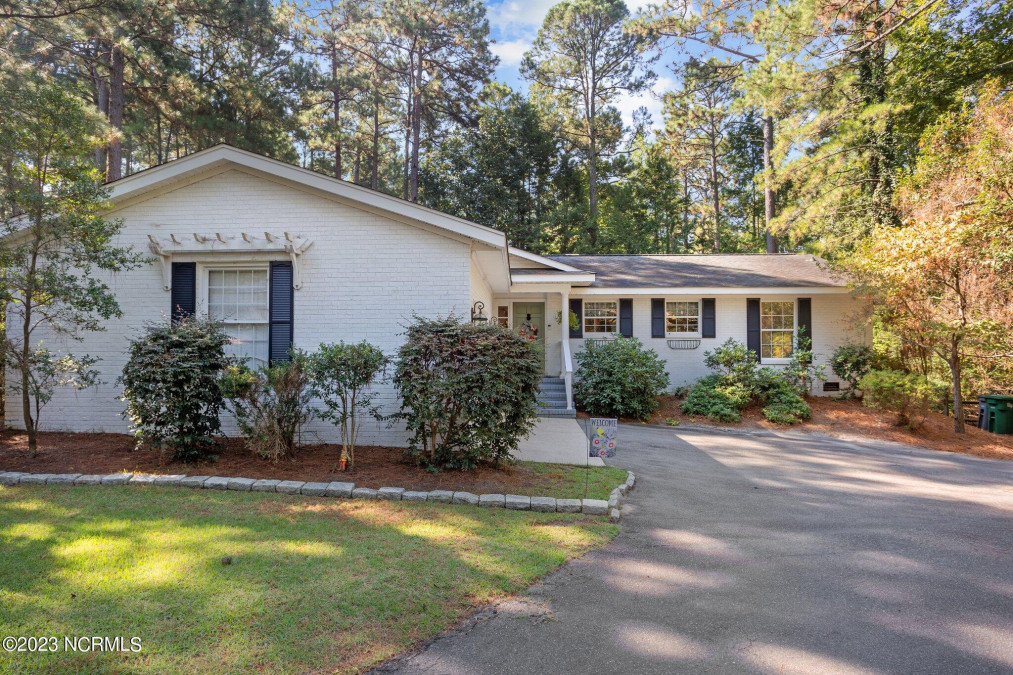 40 Torrey Pines Ln Pinehurst, NC 28374