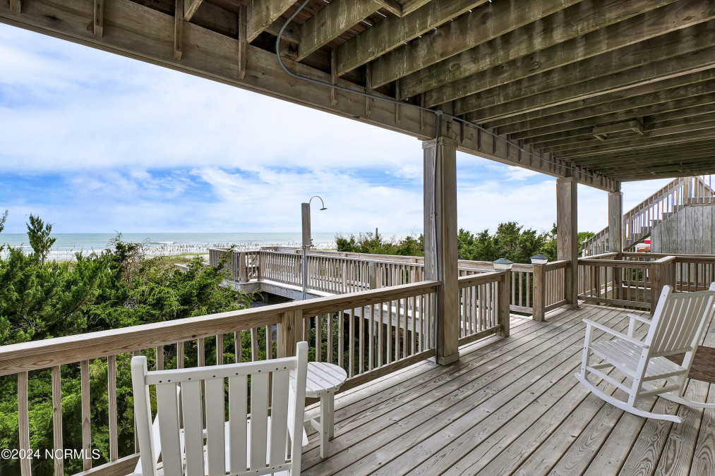 1103 Ocean Blvd Topsail Beach, NC 28445