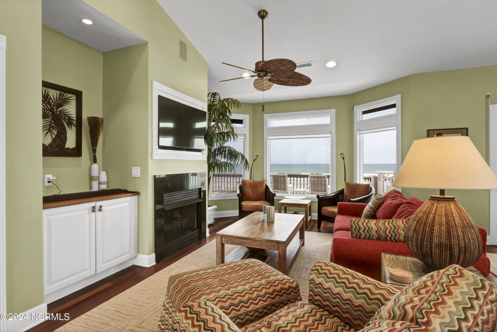 1103 Ocean Blvd Topsail Beach, NC 28445