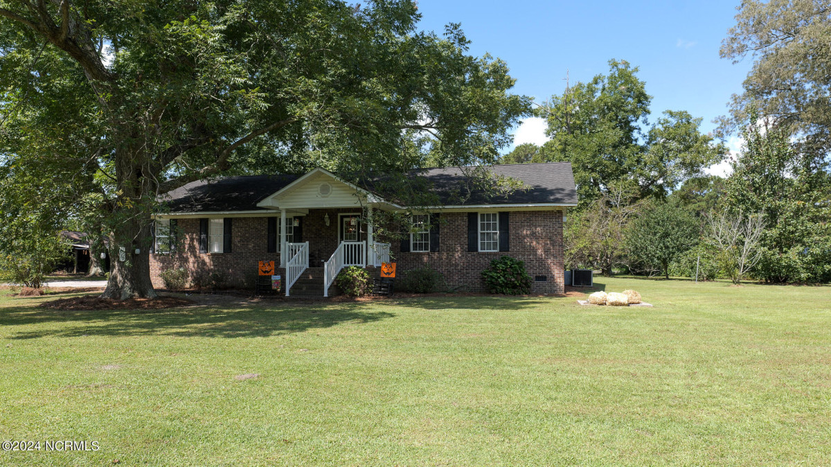 1079 Charlie Williamson Rd Whiteville, NC 28472