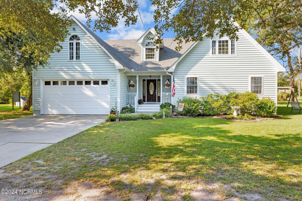 122 Charlie Lewis Ln Beaufort, NC 28516