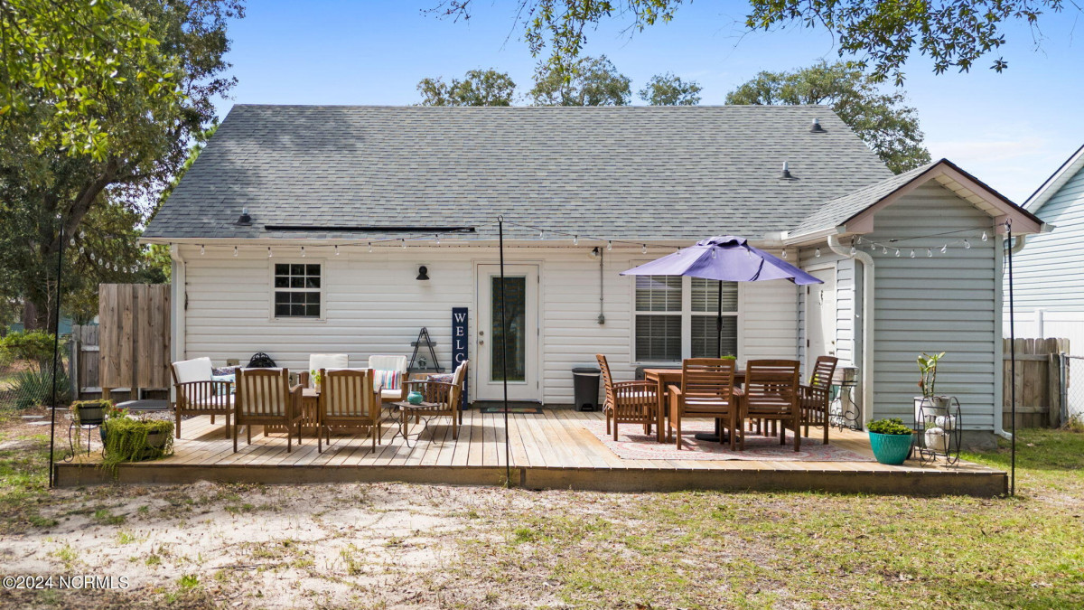 130 19th St Oak Island, NC 28465