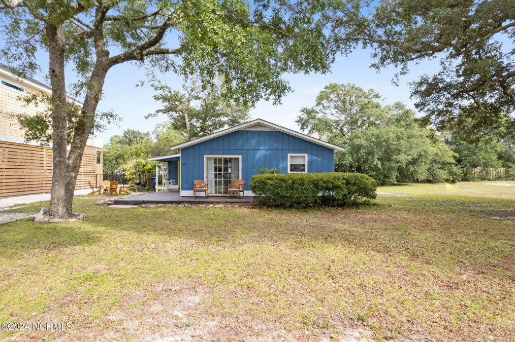 112 20th St Oak Island, NC 28465