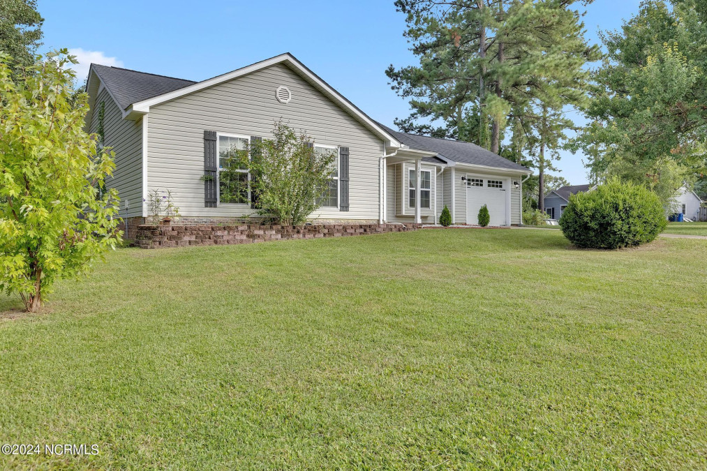 200 Rockledge Ct Jacksonville, NC 28546