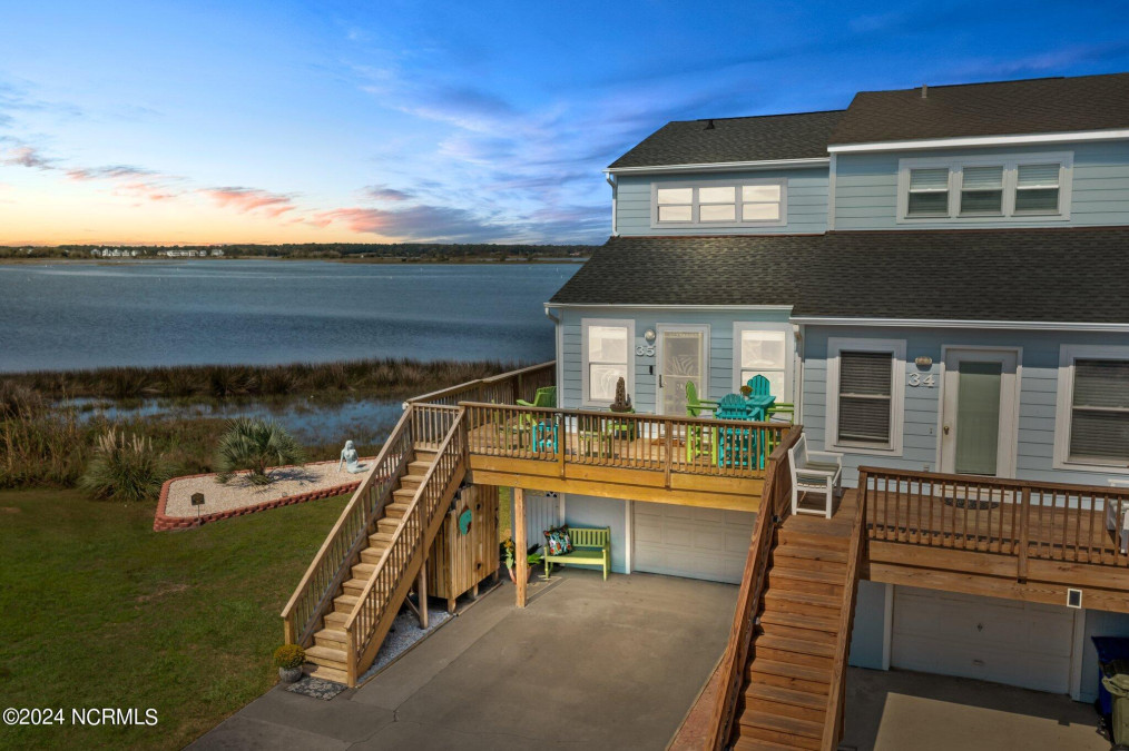 35 Bermuda Landing Pl North Topsail Beach, NC 28460