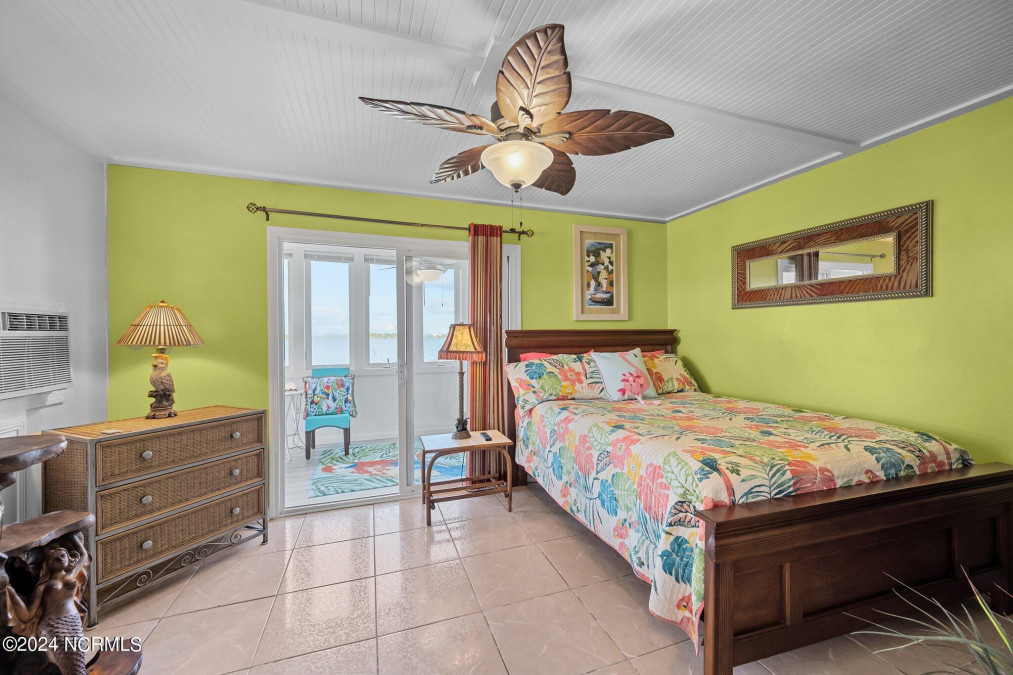 35 Bermuda Landing Pl North Topsail Beach, NC 28460