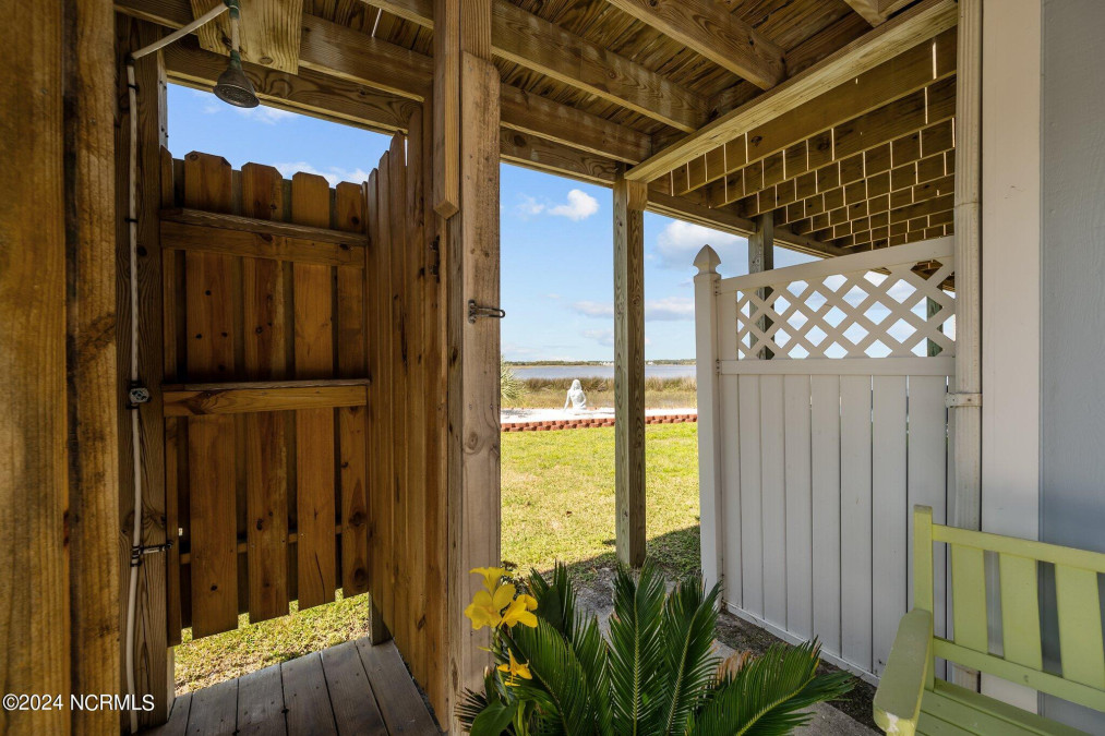 35 Bermuda Landing Pl North Topsail Beach, NC 28460