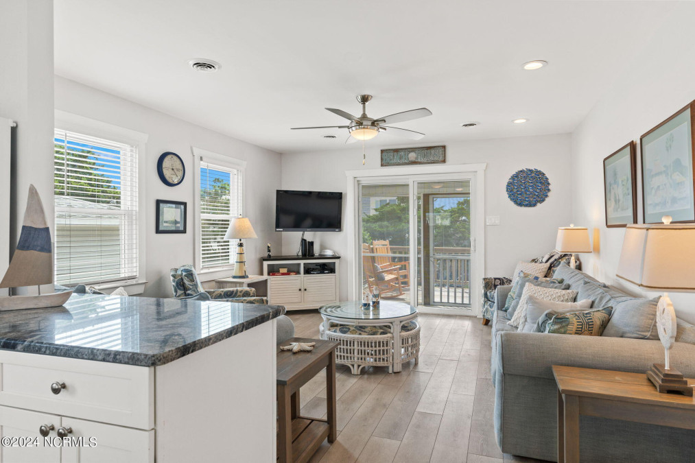 118 Seaside St Holden Beach, NC 28462