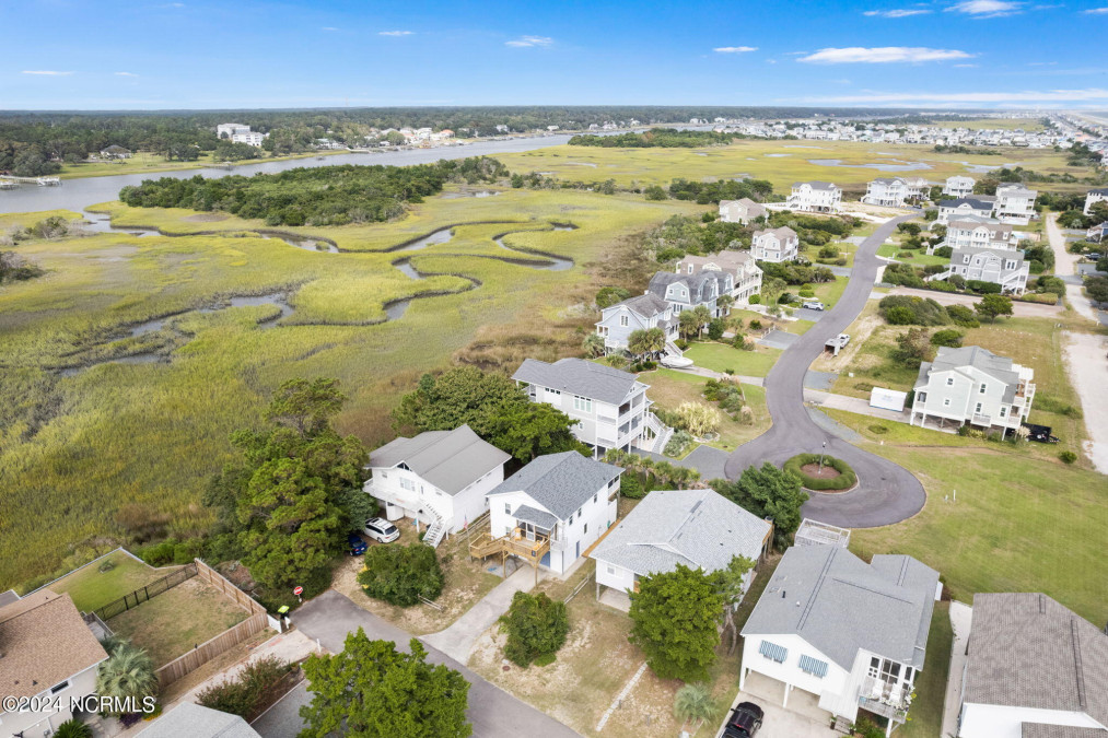 118 Seaside St Holden Beach, NC 28462