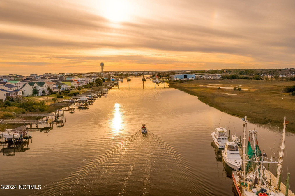 118 Seaside St Holden Beach, NC 28462