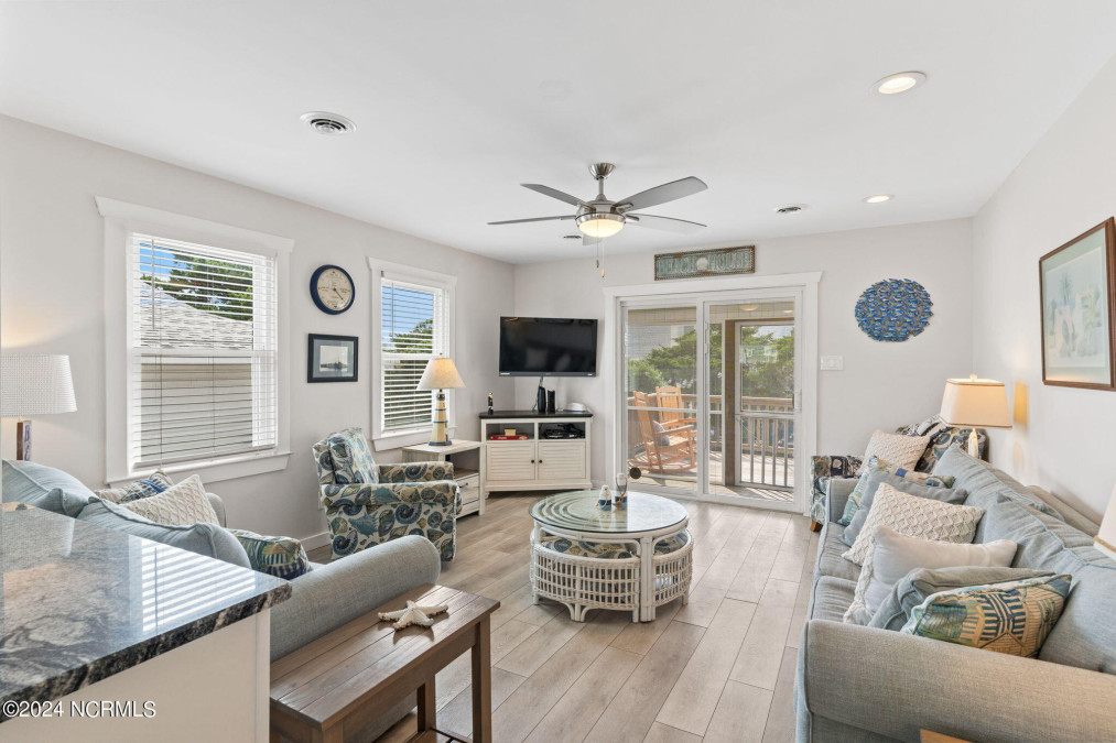 118 Seaside St Holden Beach, NC 28462