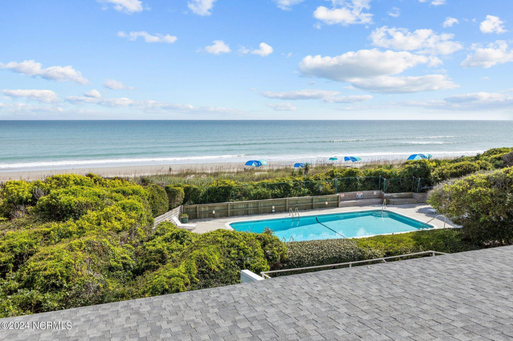 535 Salter Path Rd Pine Knoll Shores, NC 28512