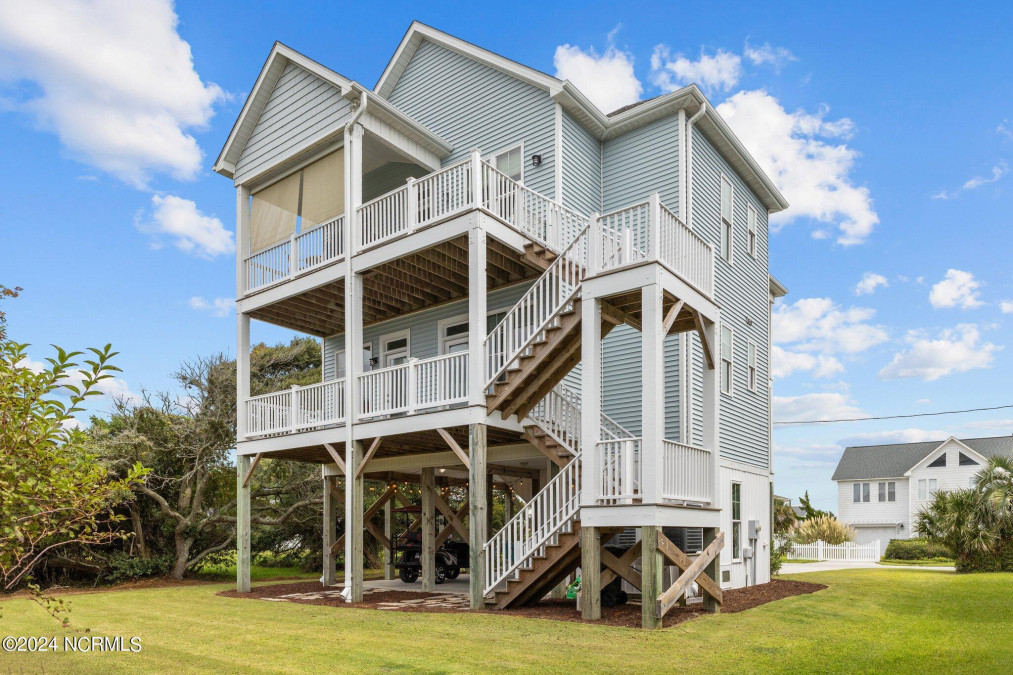 202 Cedar Ln Atlantic Beach, NC 28512