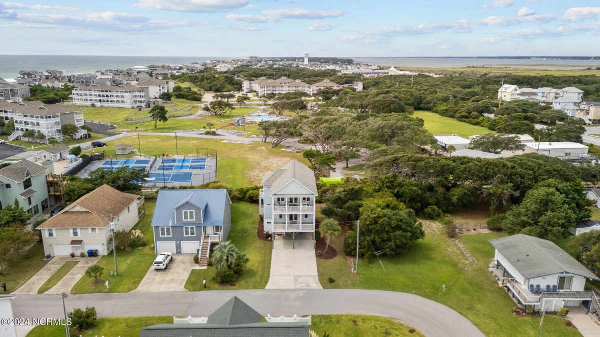 202 Cedar Ln Atlantic Beach, NC 28512