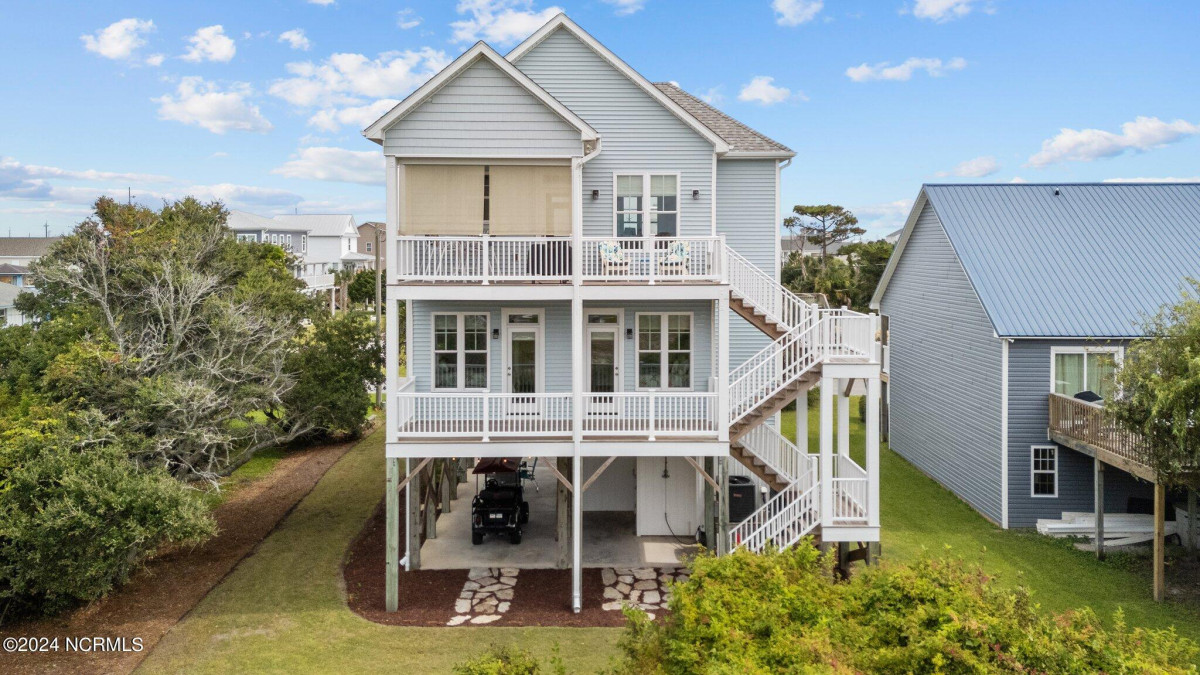 202 Cedar Ln Atlantic Beach, NC 28512