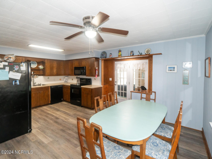 137 9th St Oak Island, NC 28465