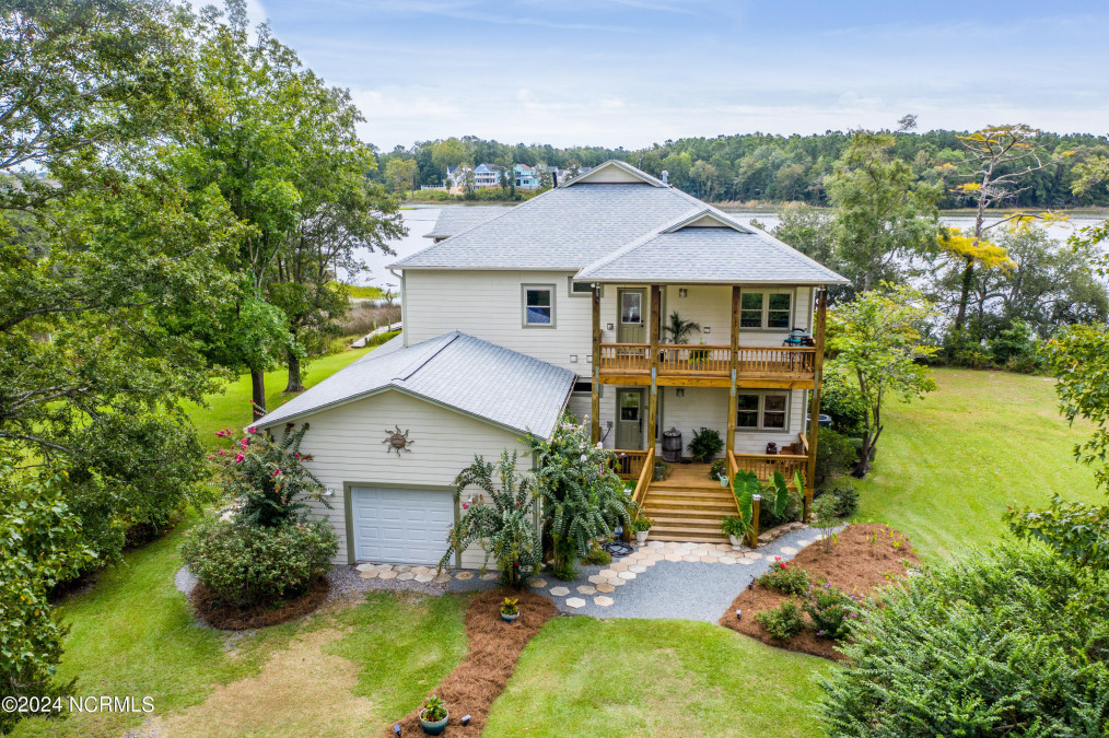 722 Bay Harbor Dr Hampstead, NC 28443