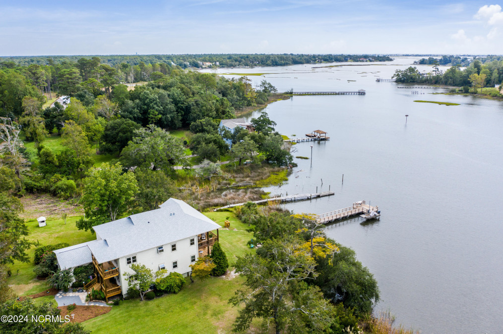 722 Bay Harbor Dr Hampstead, NC 28443