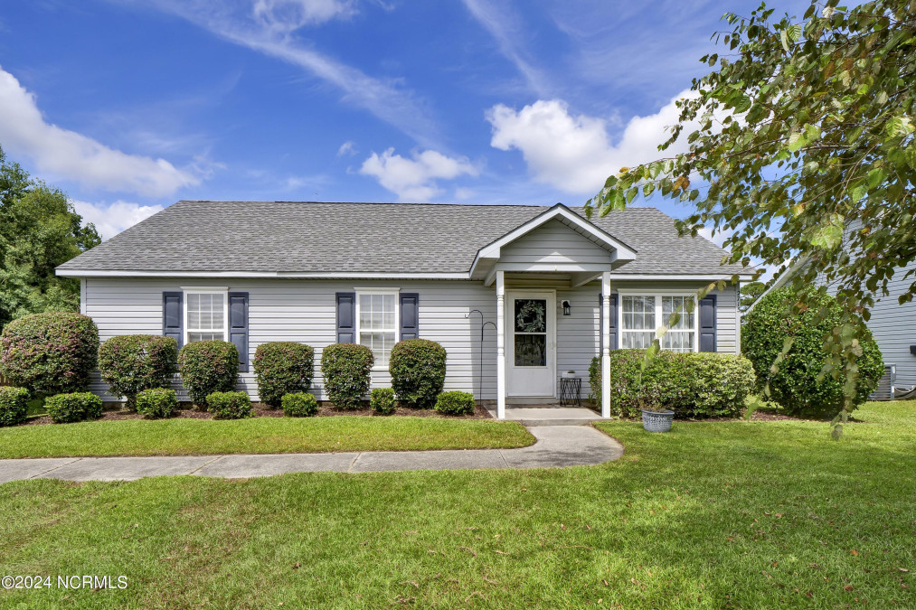 2715 Valor Dr Wilmington, NC 28411