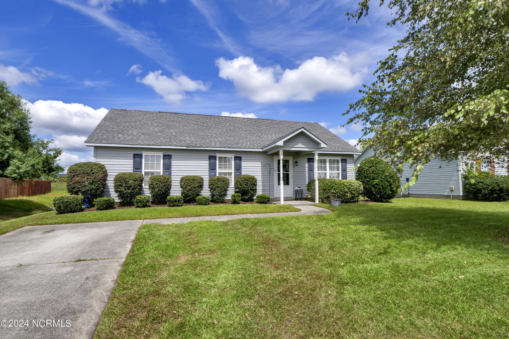 2715 Valor Dr Wilmington, NC 28411