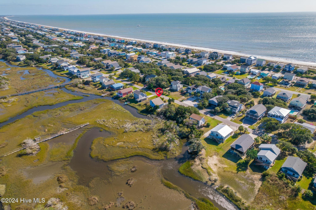 1620 Pelican Dr Oak Island, NC 28465